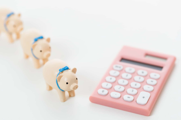 マウスピース矯正ですきっ歯を治療する場合にかかる費用のイメージ