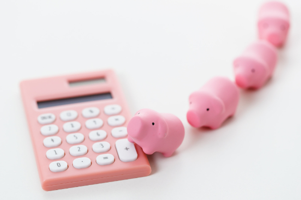 すきっ歯を矯正する場合にかかる費用を説明するイメージ