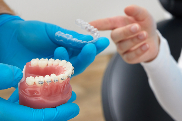 矯正の種類を選択する様子